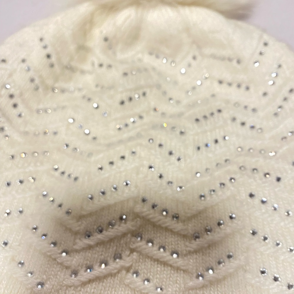Off white beanie - Picture 3 of 4